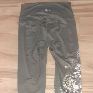 Rose buddha leggings